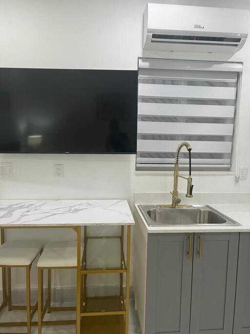 Stunning Deluxe Studio Hialeah Eksteriør bilde