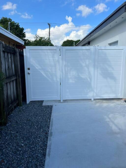 Stunning Deluxe Studio Hialeah Eksteriør bilde