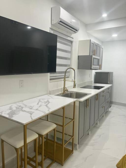 Stunning Deluxe Studio Hialeah Eksteriør bilde