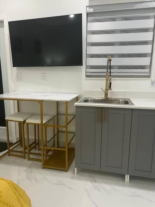 Stunning Deluxe Studio Hialeah Eksteriør bilde